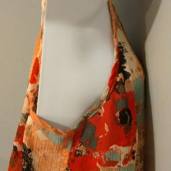 Charming Charlie ladies floral tank top. Size medium. - Picture 5 of 6
